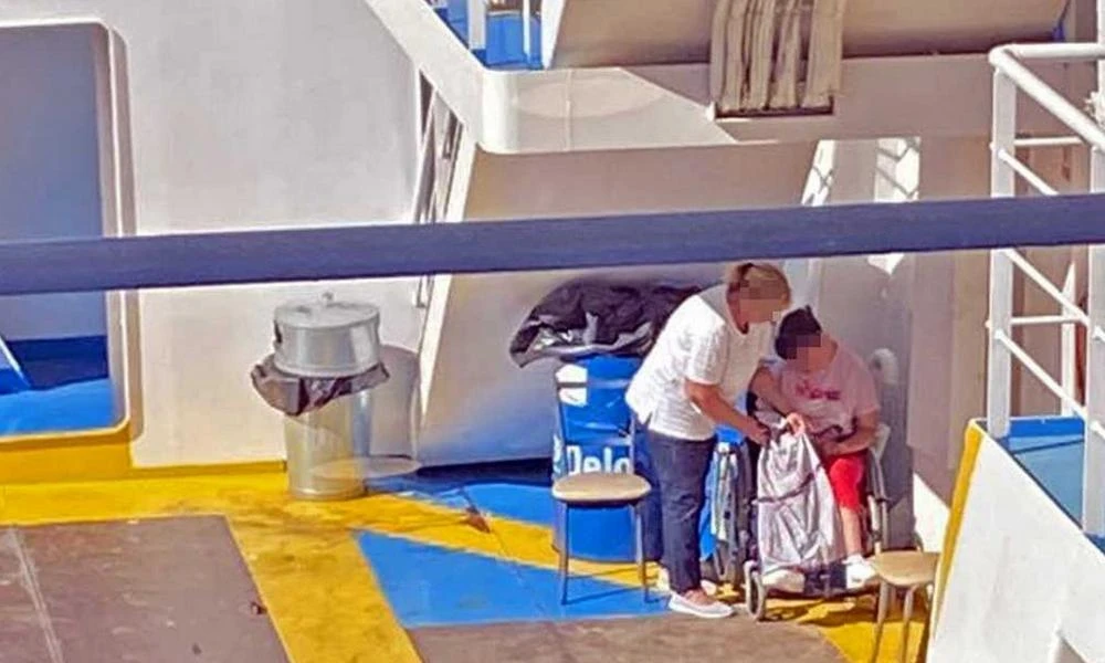 Θάσος: Παιδί ΑμεΑ έμεινε σε γκαράζ ferry boat για Θάσο 45 λεπτά-Δεν υπήρχε ράμπα αναπήρων